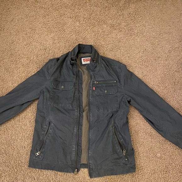 Levi jacket! This jacket is super lightweight - Picture 1 of 3